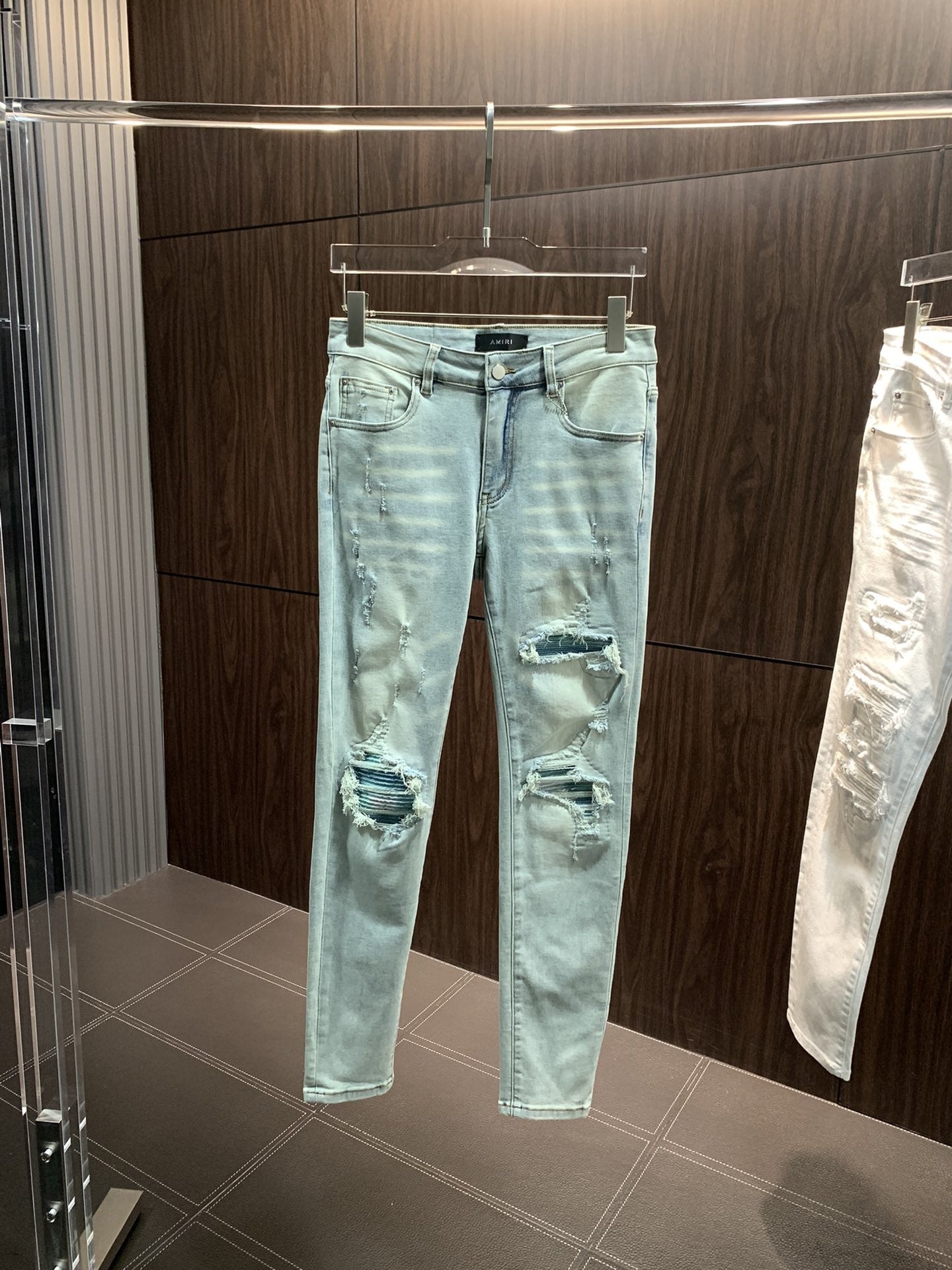 「#1851」Amiri slim fit petite straight jeans
