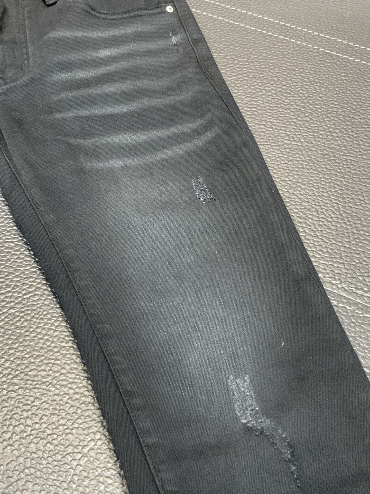 「#1853」Amiri slim fit petite straight jeans