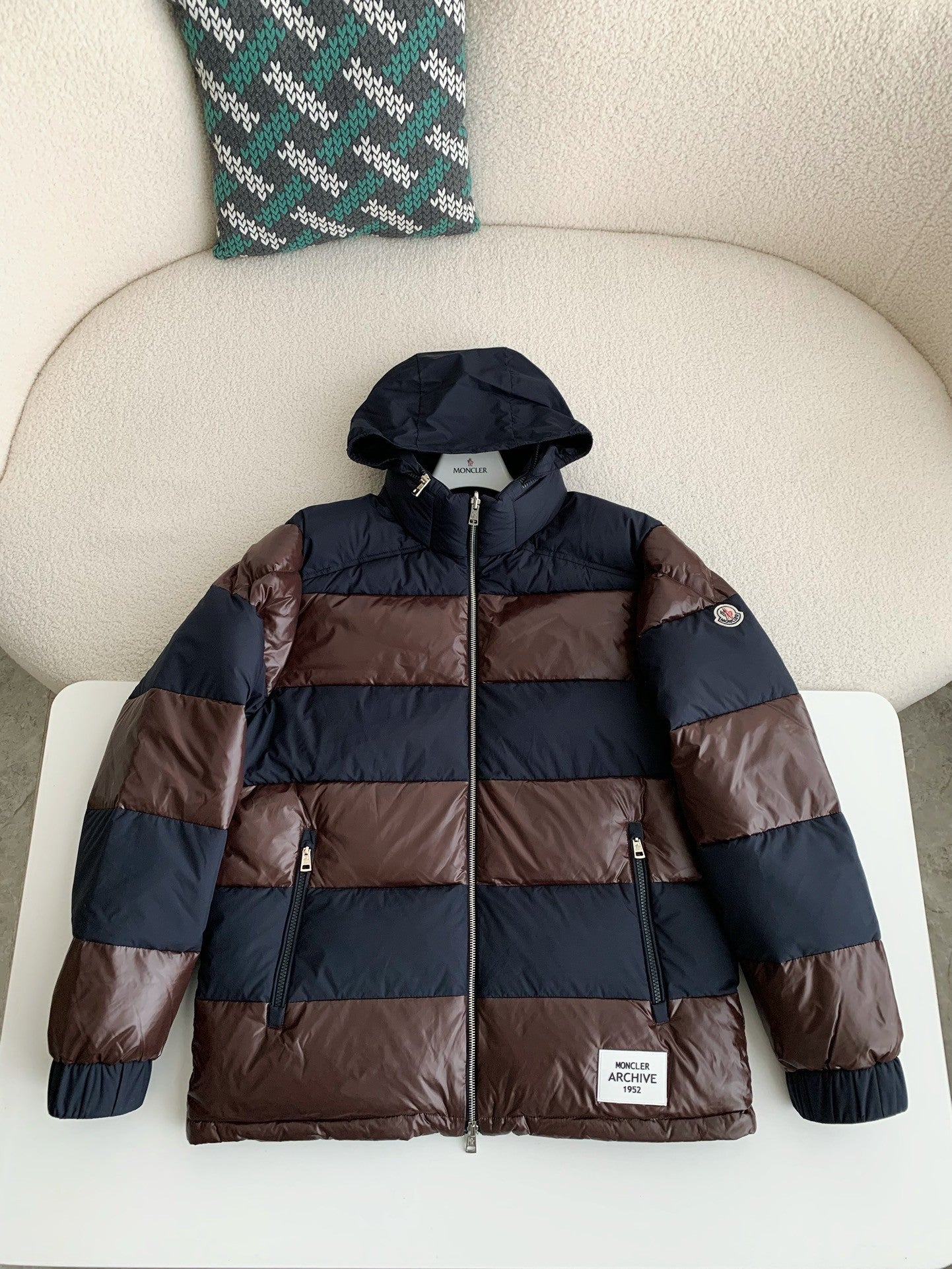 「#3713」Moncler Montbeliard down jacket