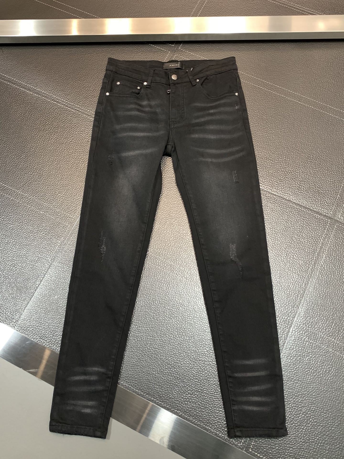 「#1824」Amiri slim fit petite straight jeans