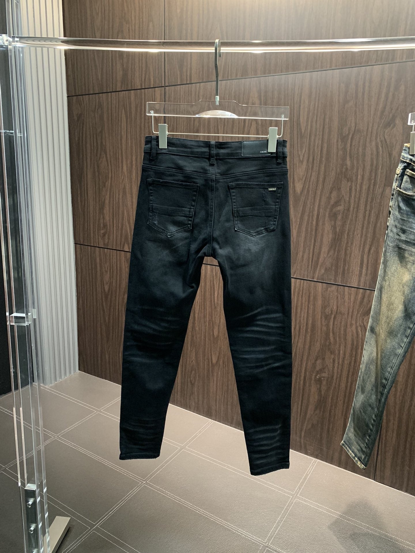 「#1824」Amiri slim fit petite straight jeans