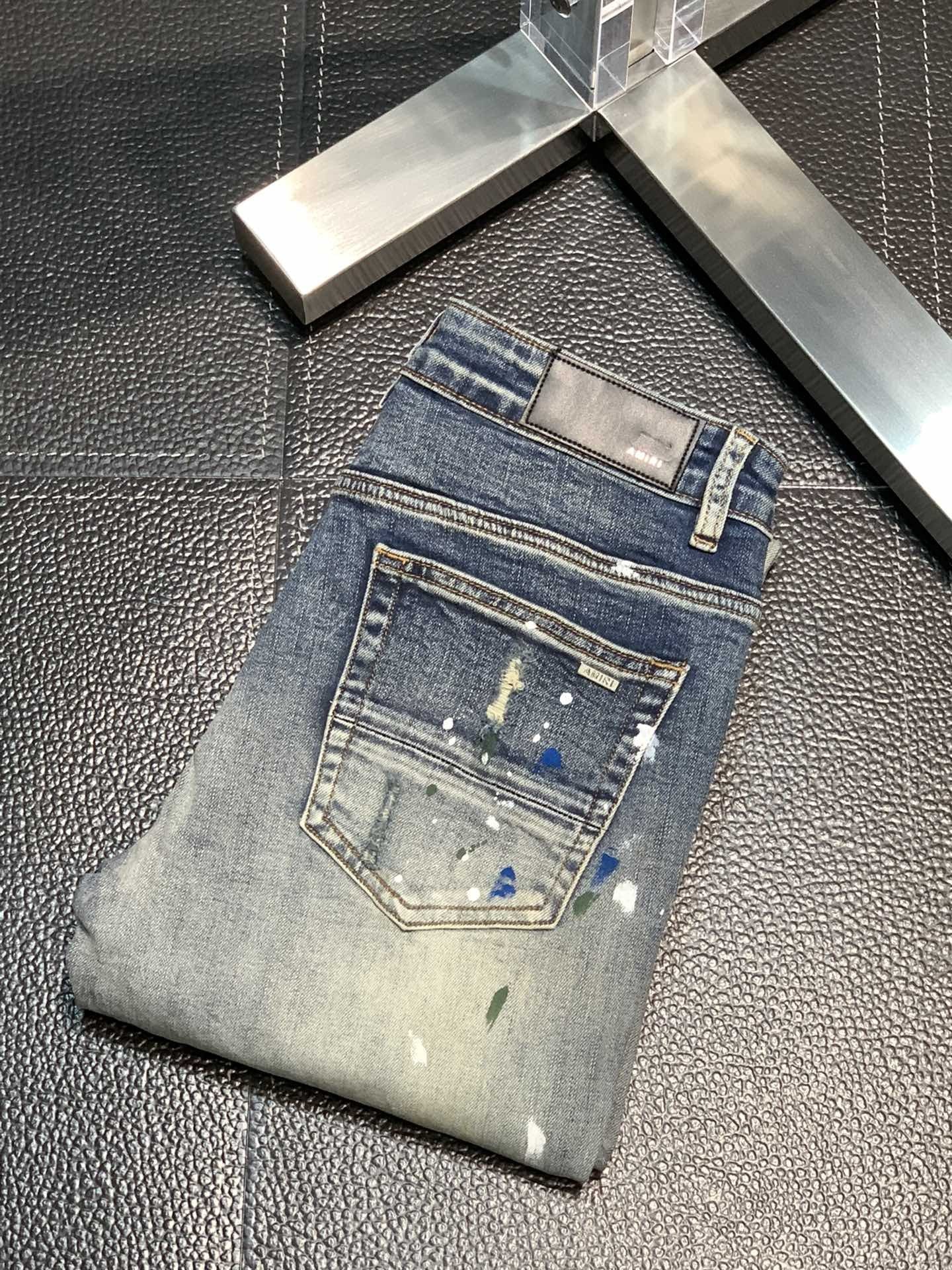 「#1825」Amiri slim fit petite straight jeans