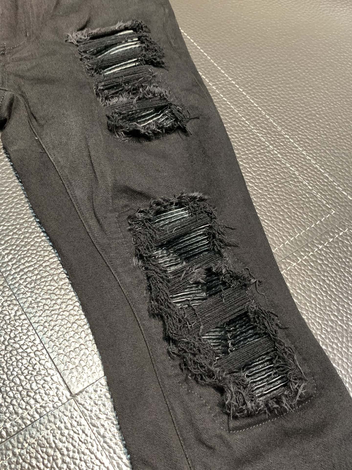 「#1826」Amiri slim fit petite straight jeans