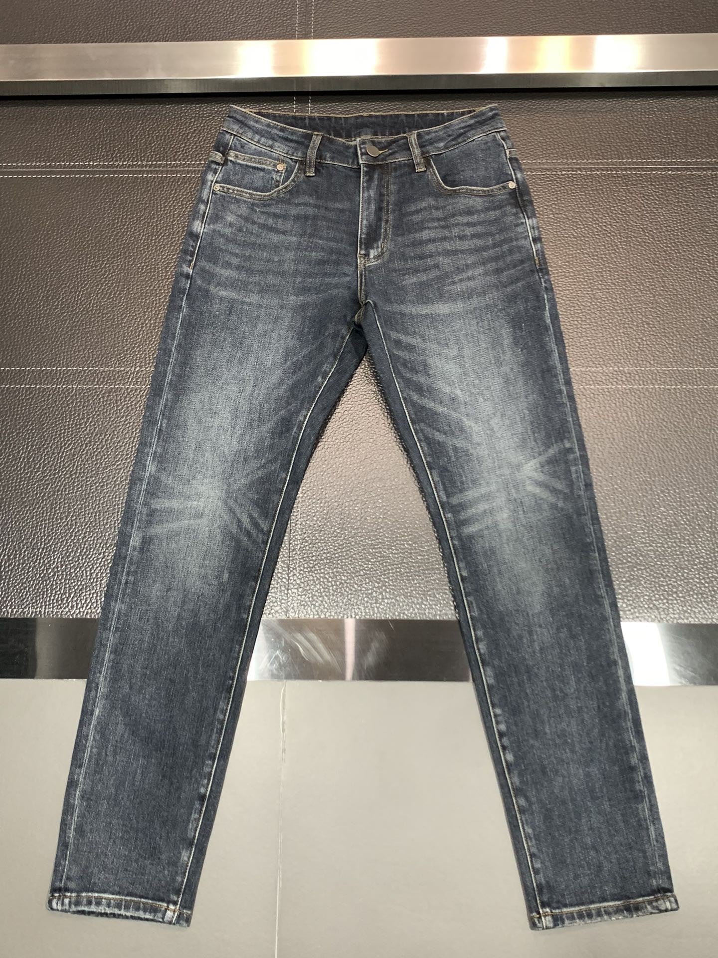 「#1829」Amiri slim fit petite straight jeans