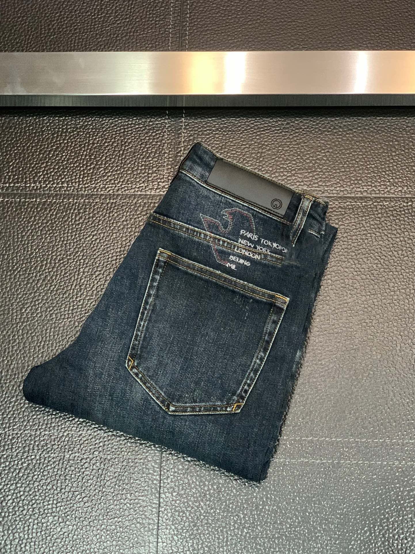 「#1829」Amiri slim fit petite straight jeans