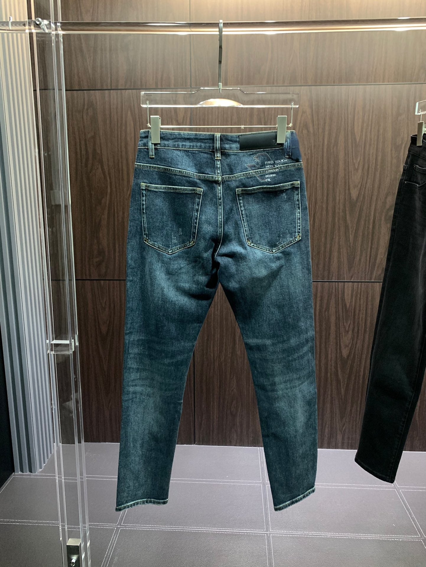 「#1829」Amiri slim fit petite straight jeans