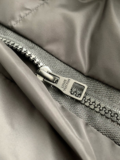 Doudoune avec logo LOUIS VUITTON « #2050 »