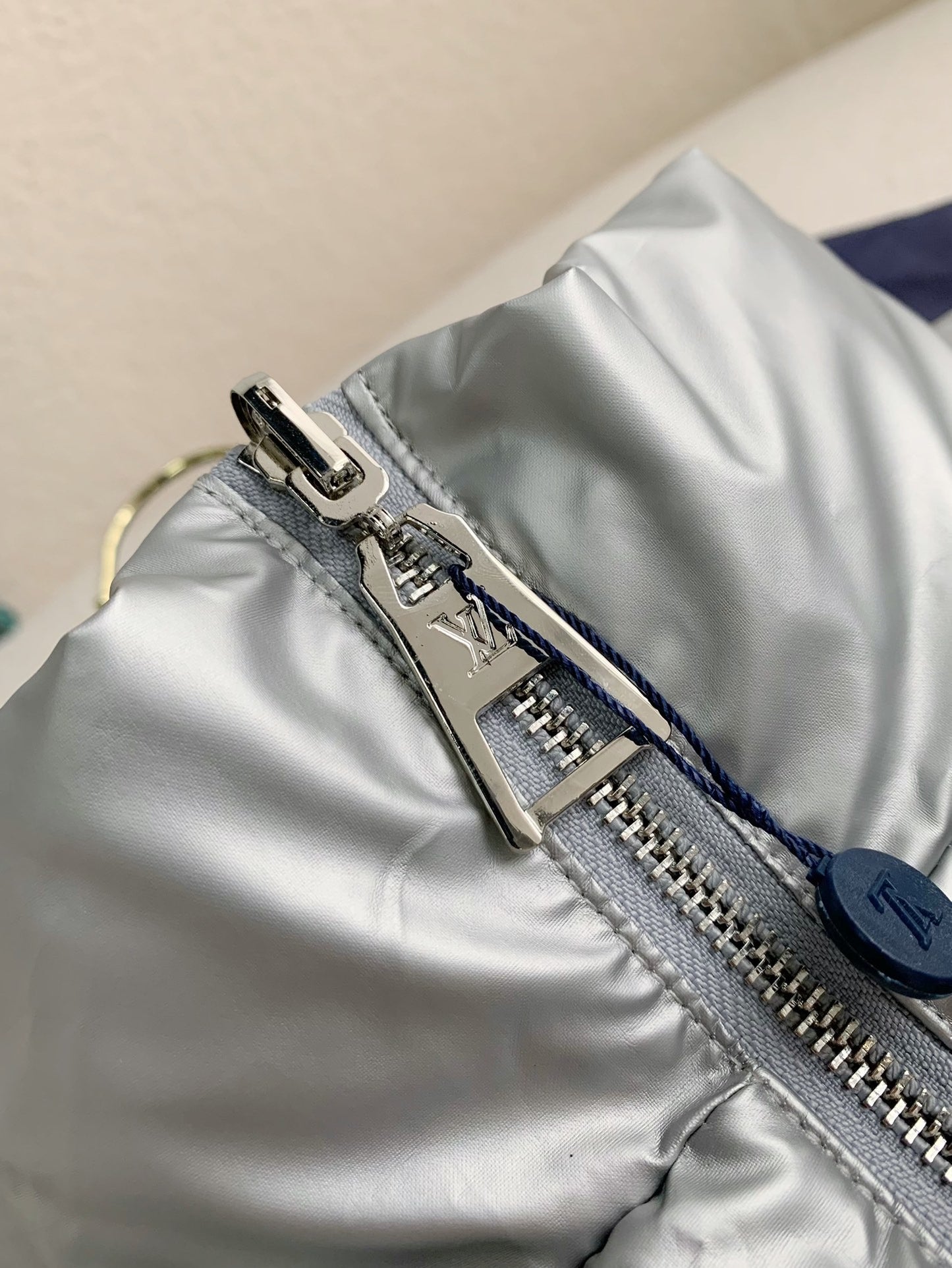 Doudoune avec logo LOUIS VUITTON « #2099 »