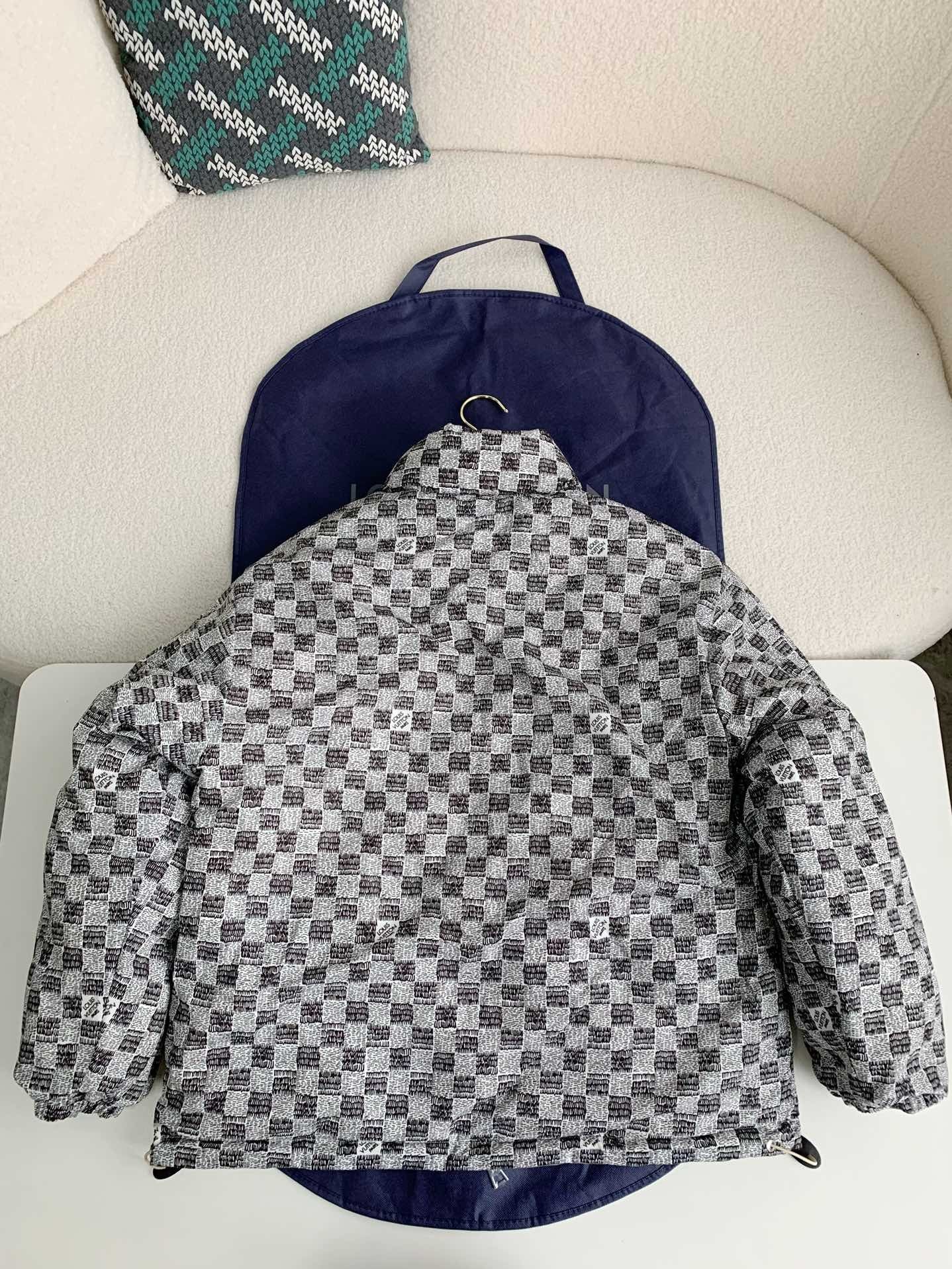 Doudoune avec logo LOUIS VUITTON « #2099 »