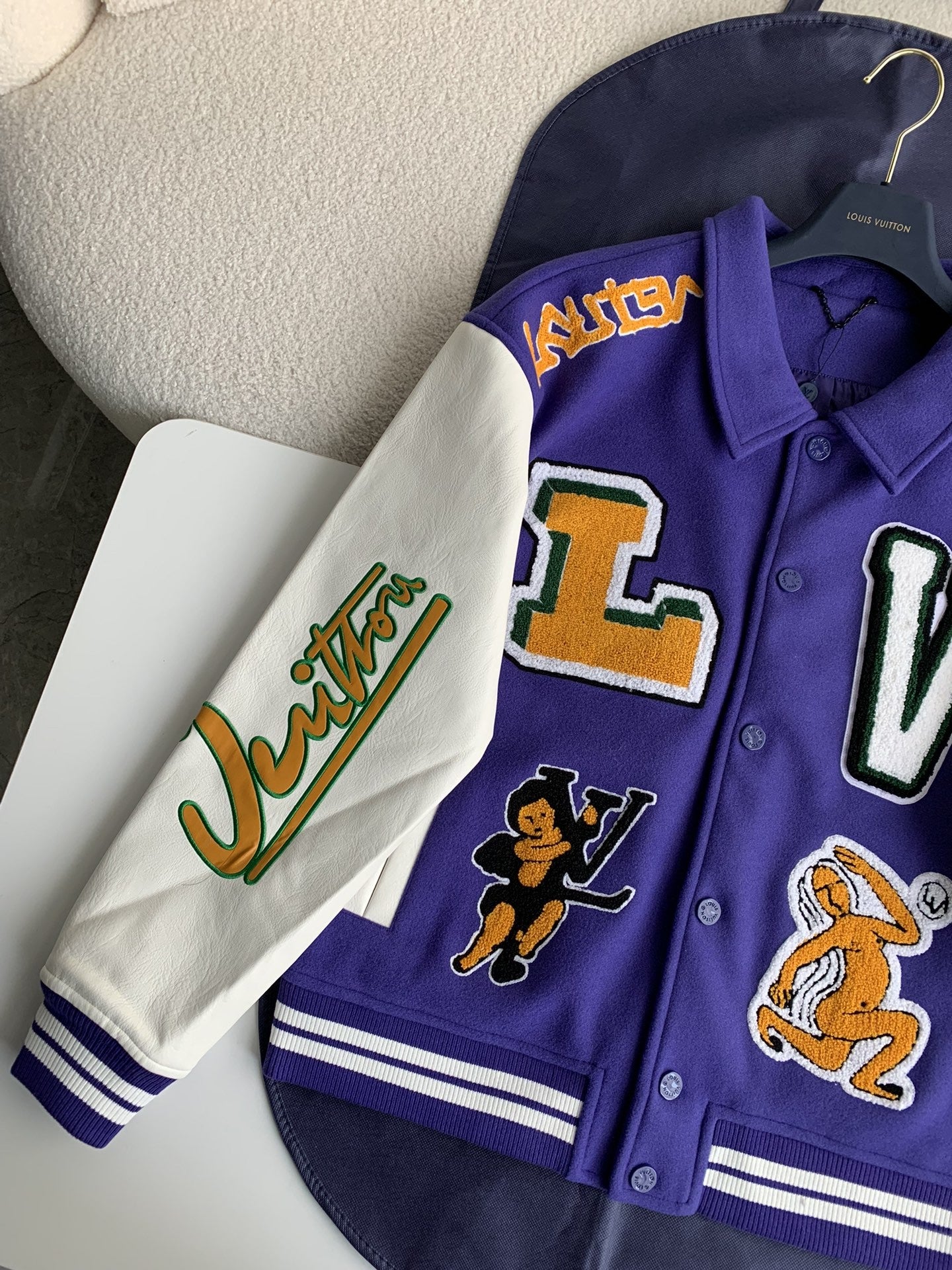「#2329」Vestes universitaires Louis Vuitton