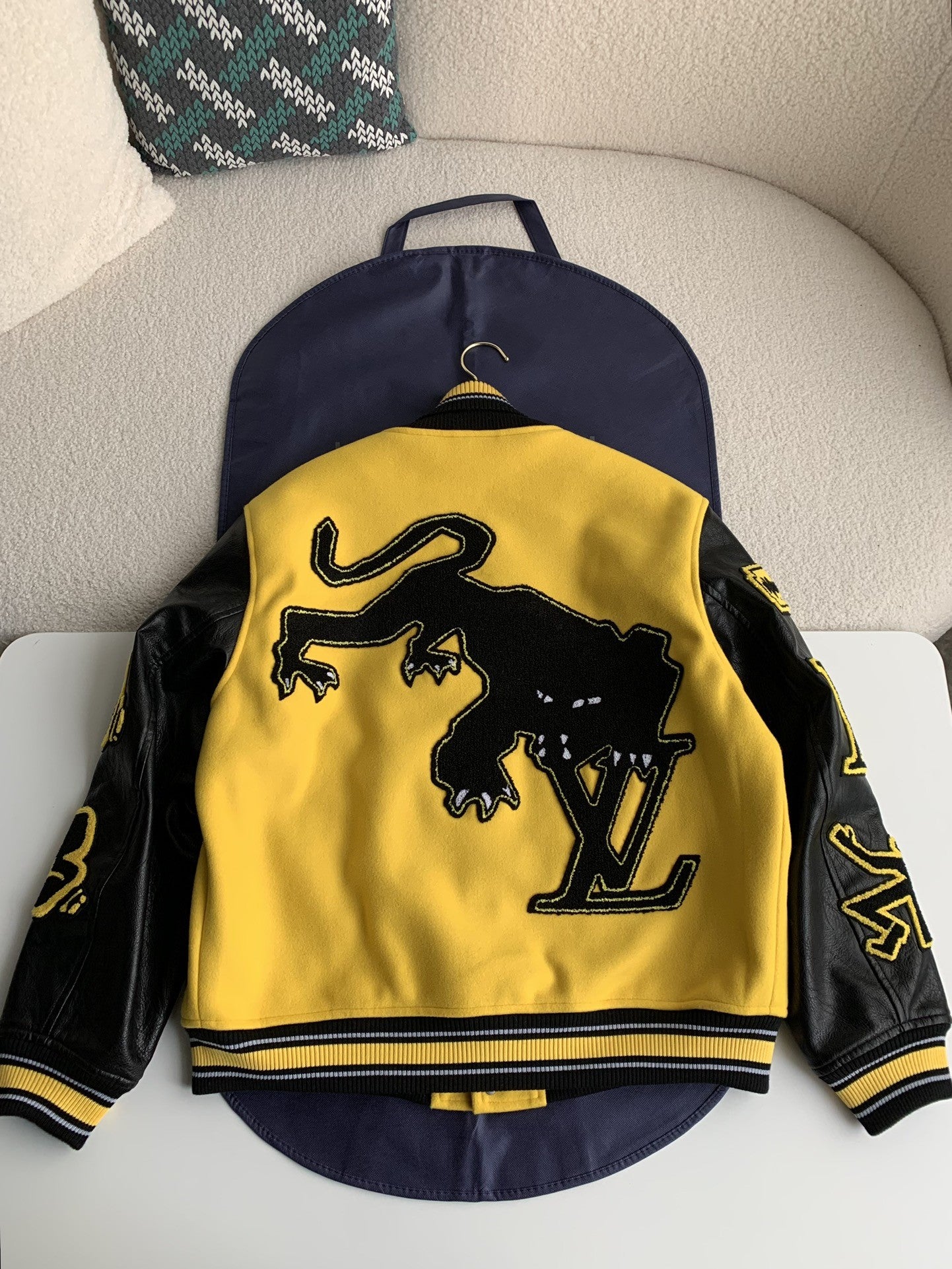 「#2334」Vestes universitaires Louis Vuitton