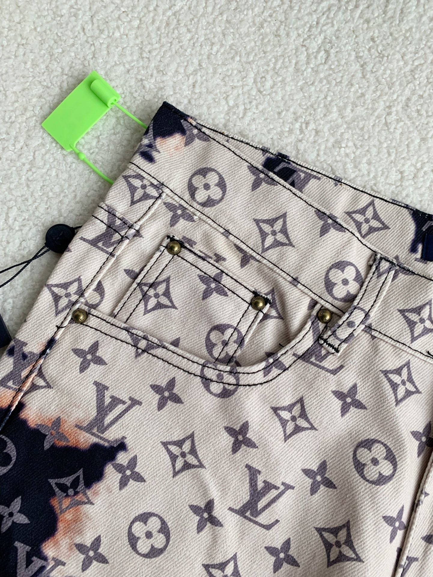 「#2349」Costumes en denim Louis Vuitton