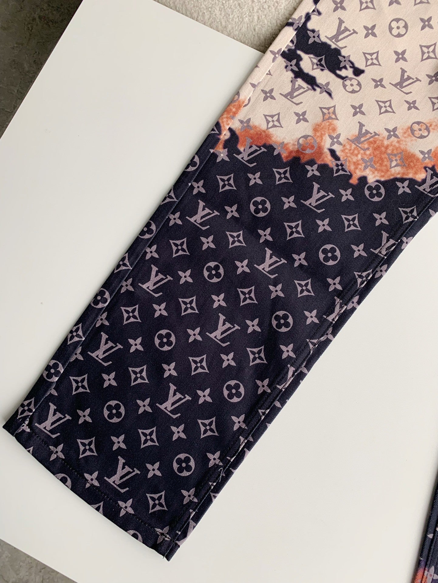「#2349」Costumes en denim Louis Vuitton