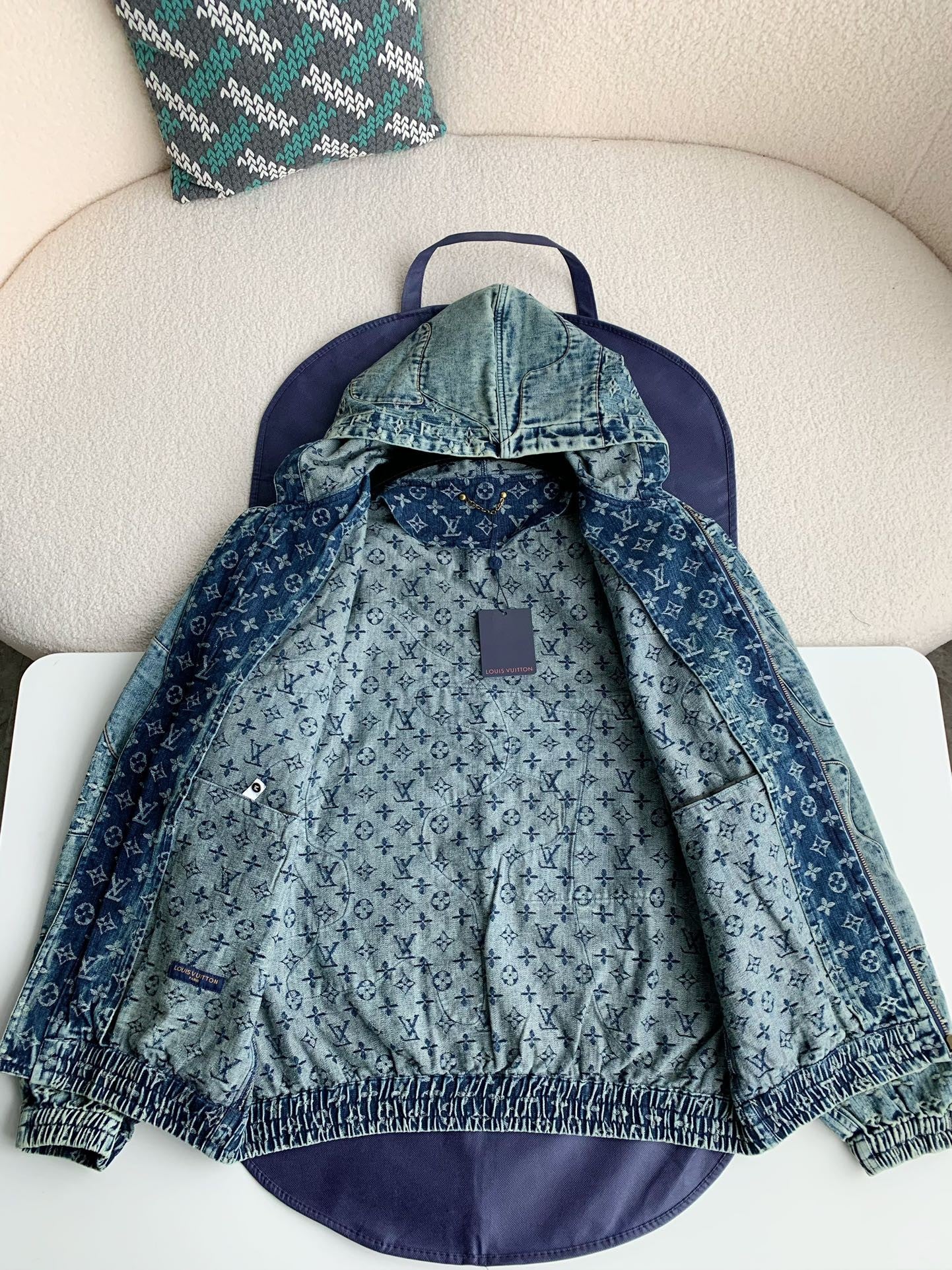 「#2388」Veste à capuche Louis Vuitton Jean