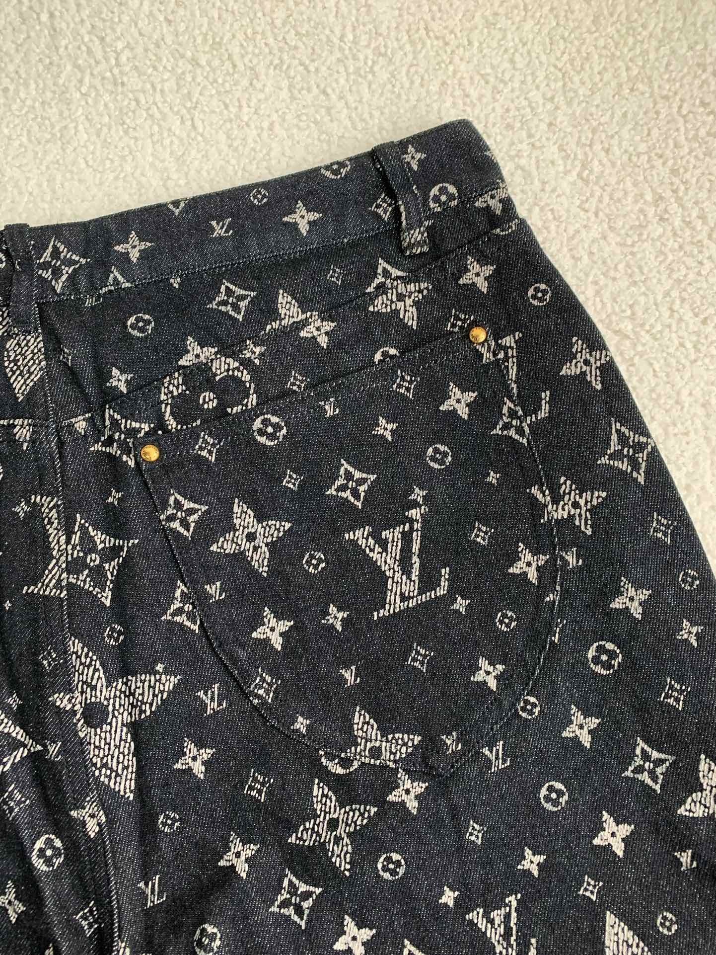 「#2422」Costumes Louis Vuitton