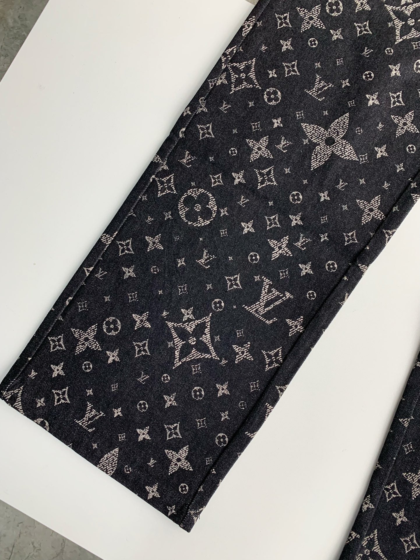 「#2422」Costumes Louis Vuitton