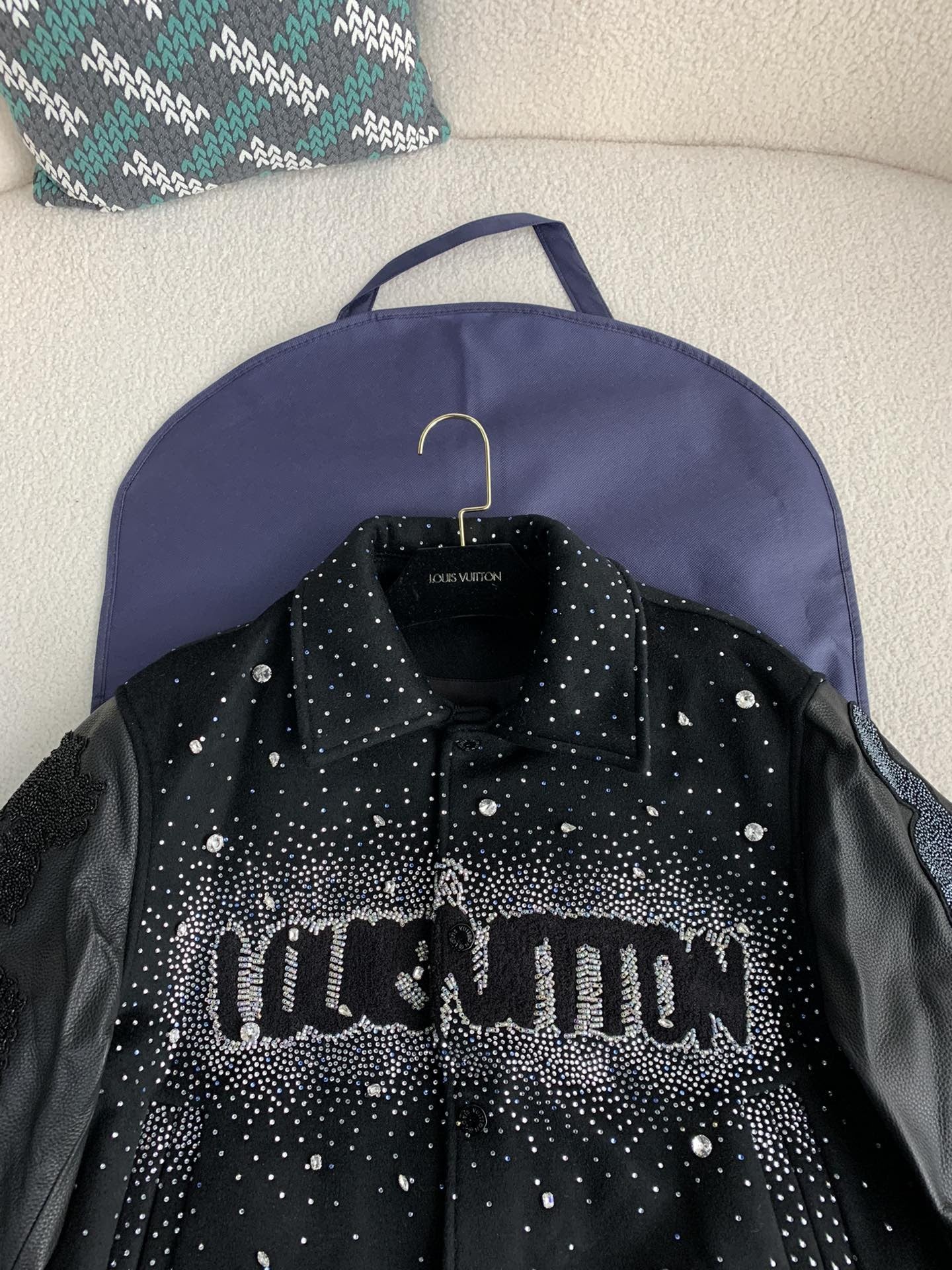 Veste en cuir brodée de perles et de lettres Louis Vuitton FW23 « #2603 »