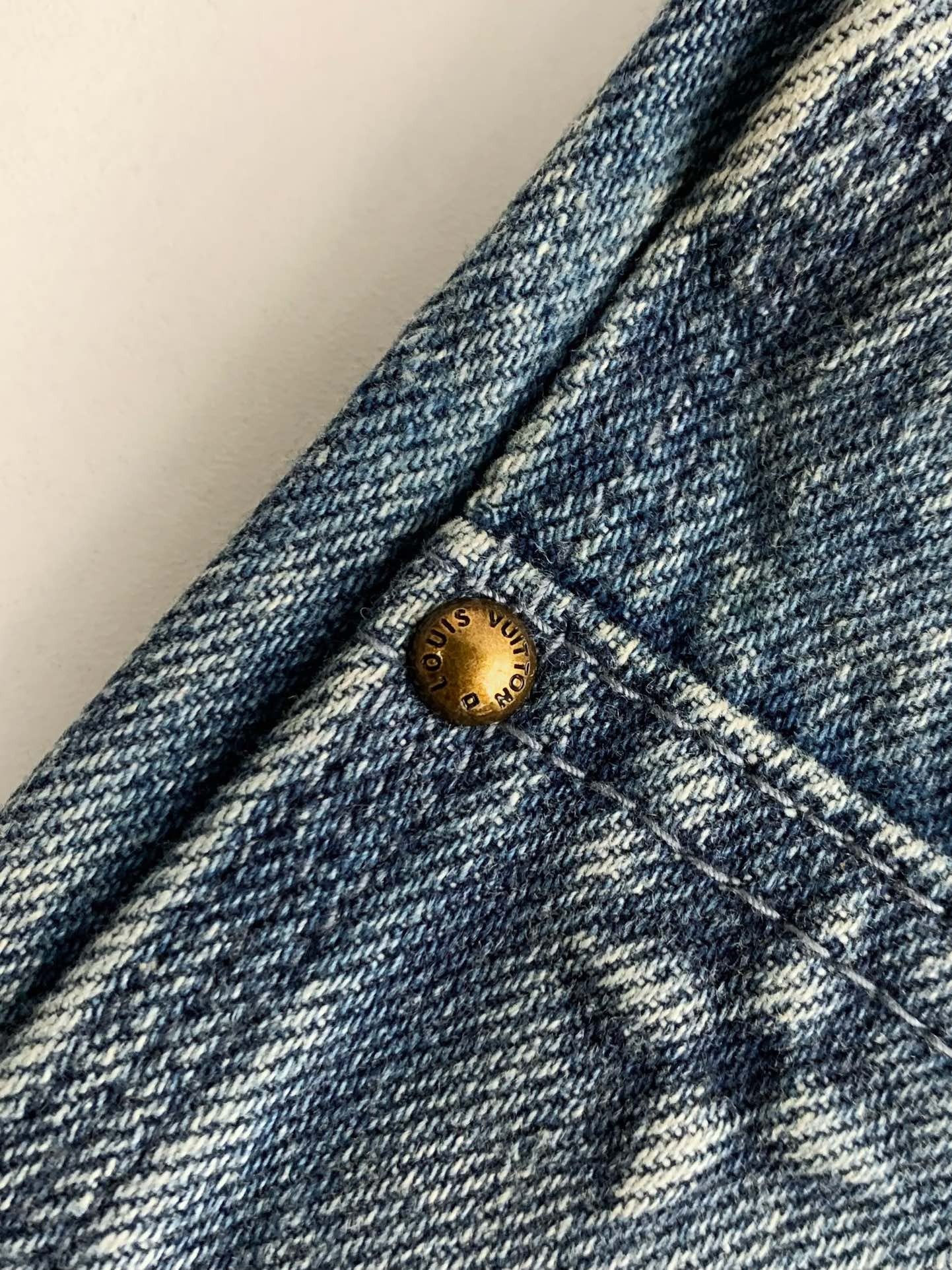 「#2884」LOUIS VUITTON Short en jean