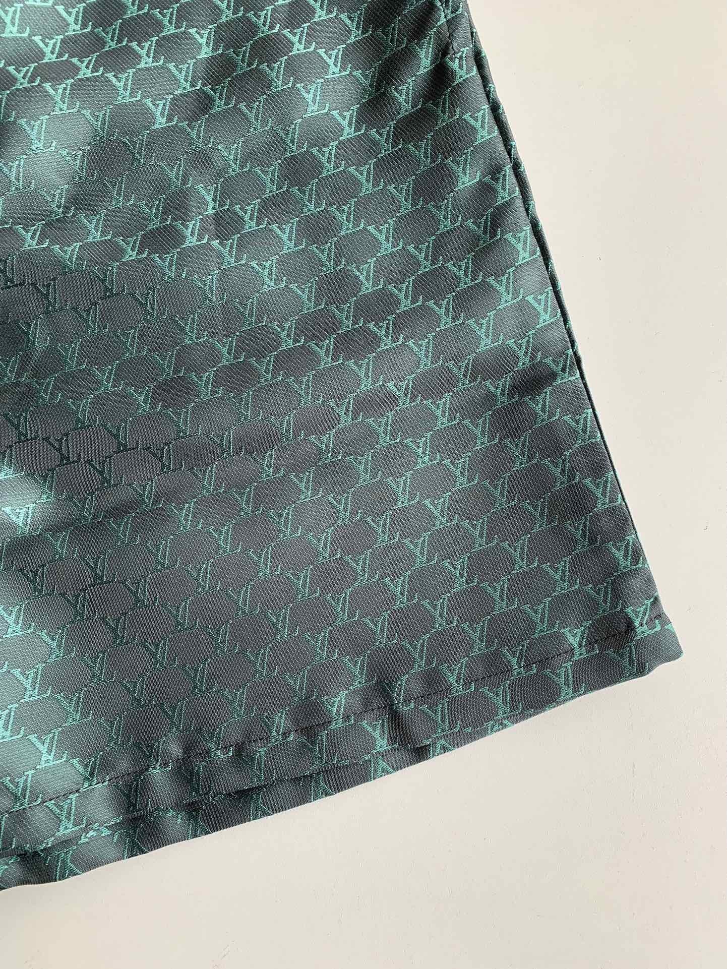 Short LOUIS VUITTON « #3302 »
