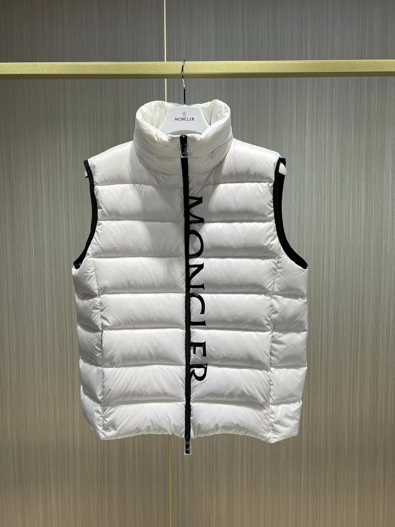 「#3590」Moncler down stand collar vest