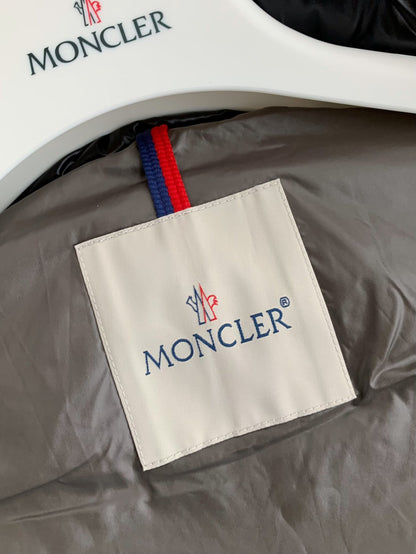 「#3663」Moncler down stand collar vest
