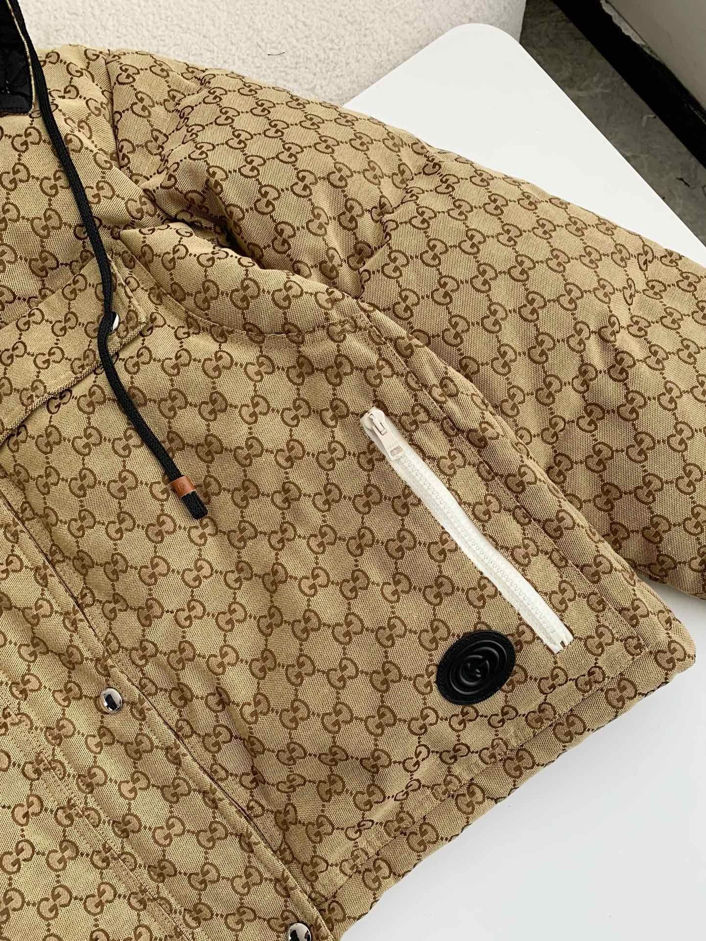 「#3851」Gucci Casual FW22 Full Print Drawstring Down Jacket
