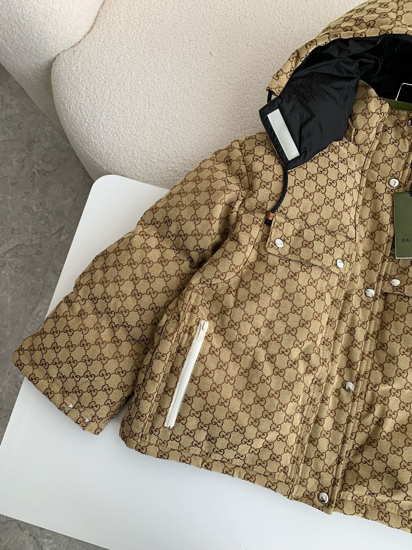 「#3851」Gucci Casual FW22 Full Print Drawstring Down Jacket