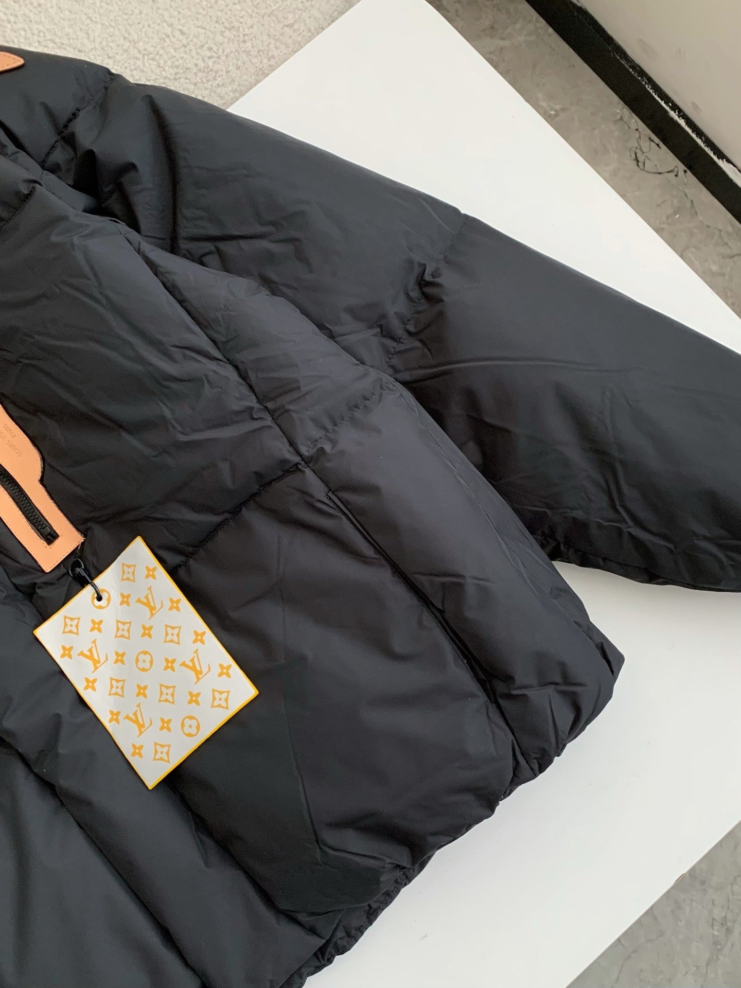 「#3856」LOUIS VUITTON Down Jacket