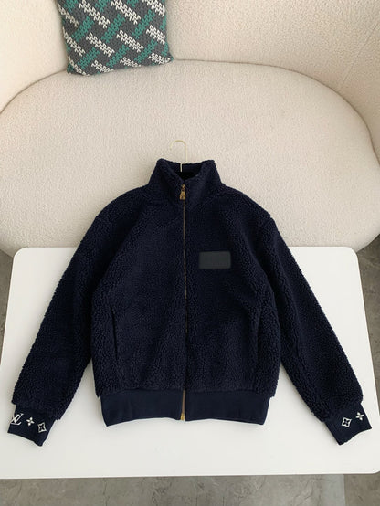 「#3874」Louis Vuitton Embossed leather patch long-sleeve fleece jacket