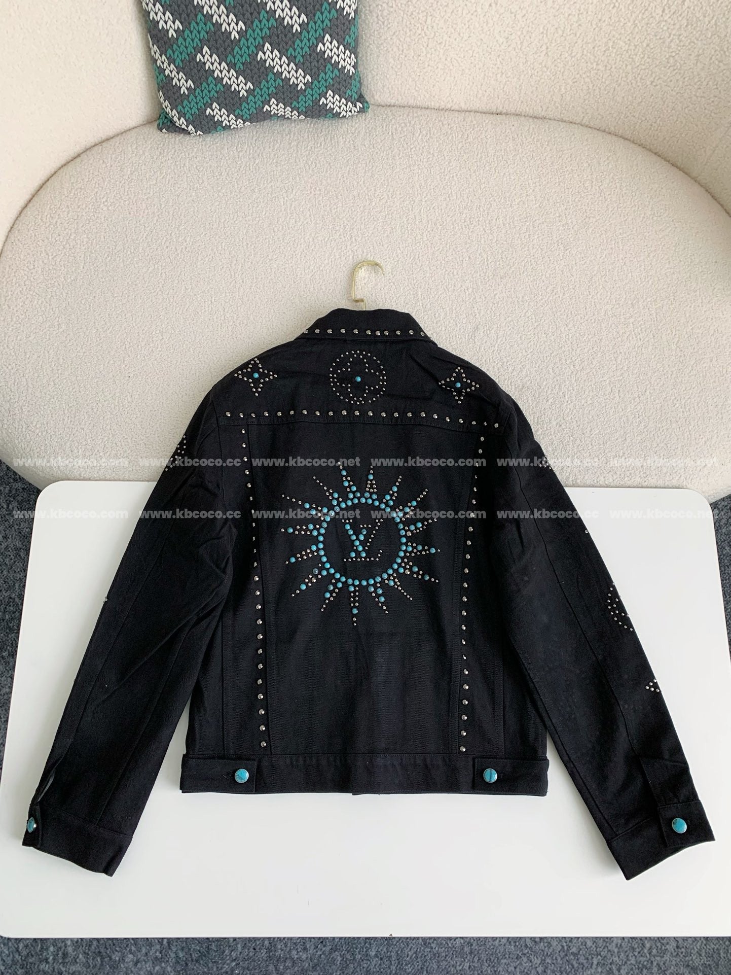 「#3763」Veste en jean turquoise à rivets LV