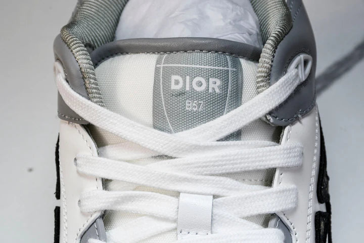 D1or B57 Mid-Top "Grey White'