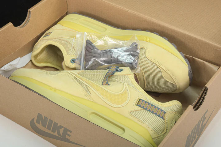 Travis Scott AM1 'Saturn Gold'