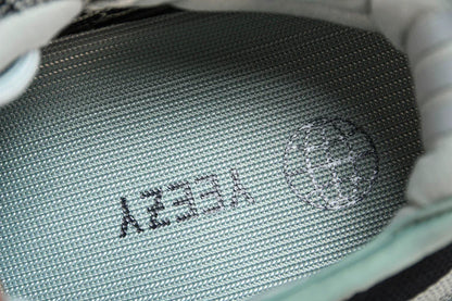 Yzy Boost 350 v2 'Salt'