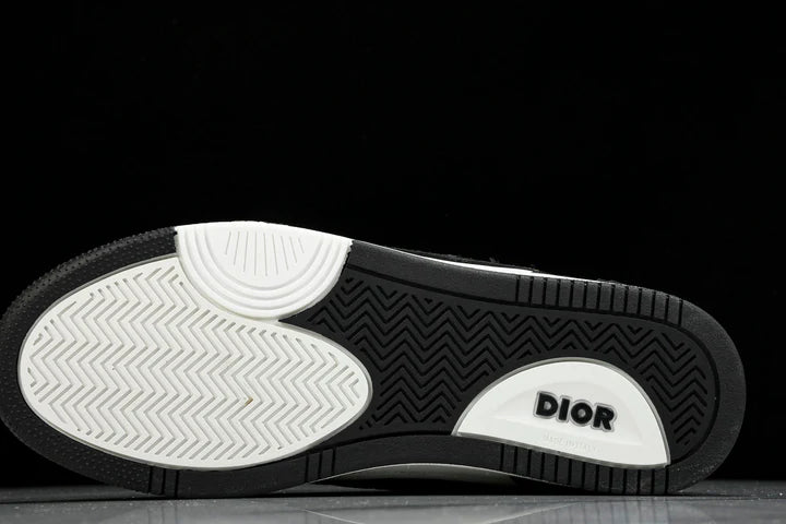 D1or B57 Mid-Top "Black White'